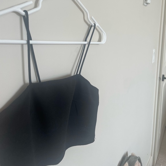 2 Spaghetti String Cropped Tops - Picture 4 of 4